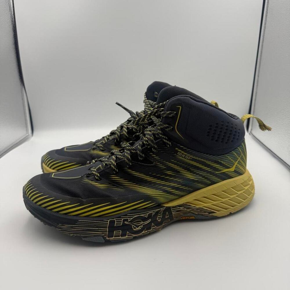 Hoka one one speedgoat mid